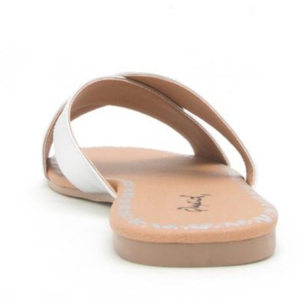 Sale!Silver CrissCross Metallic Flat Sandal Slides - Picture 5 of 11